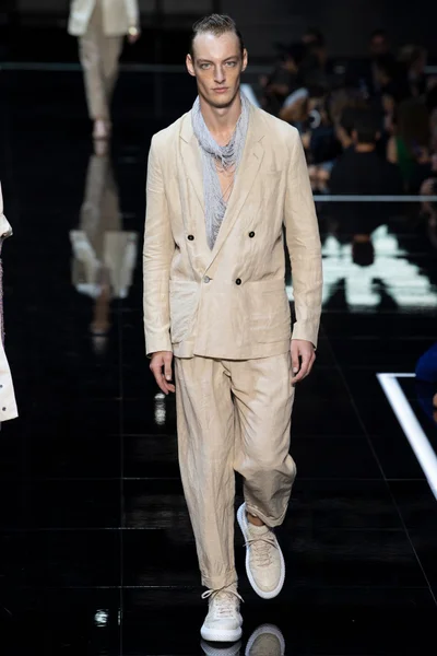 Look 54